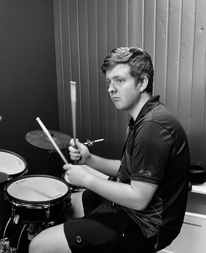 Guitar Teacher, Bass Guitar Teacher, Drum Teacher Jackson Lobb